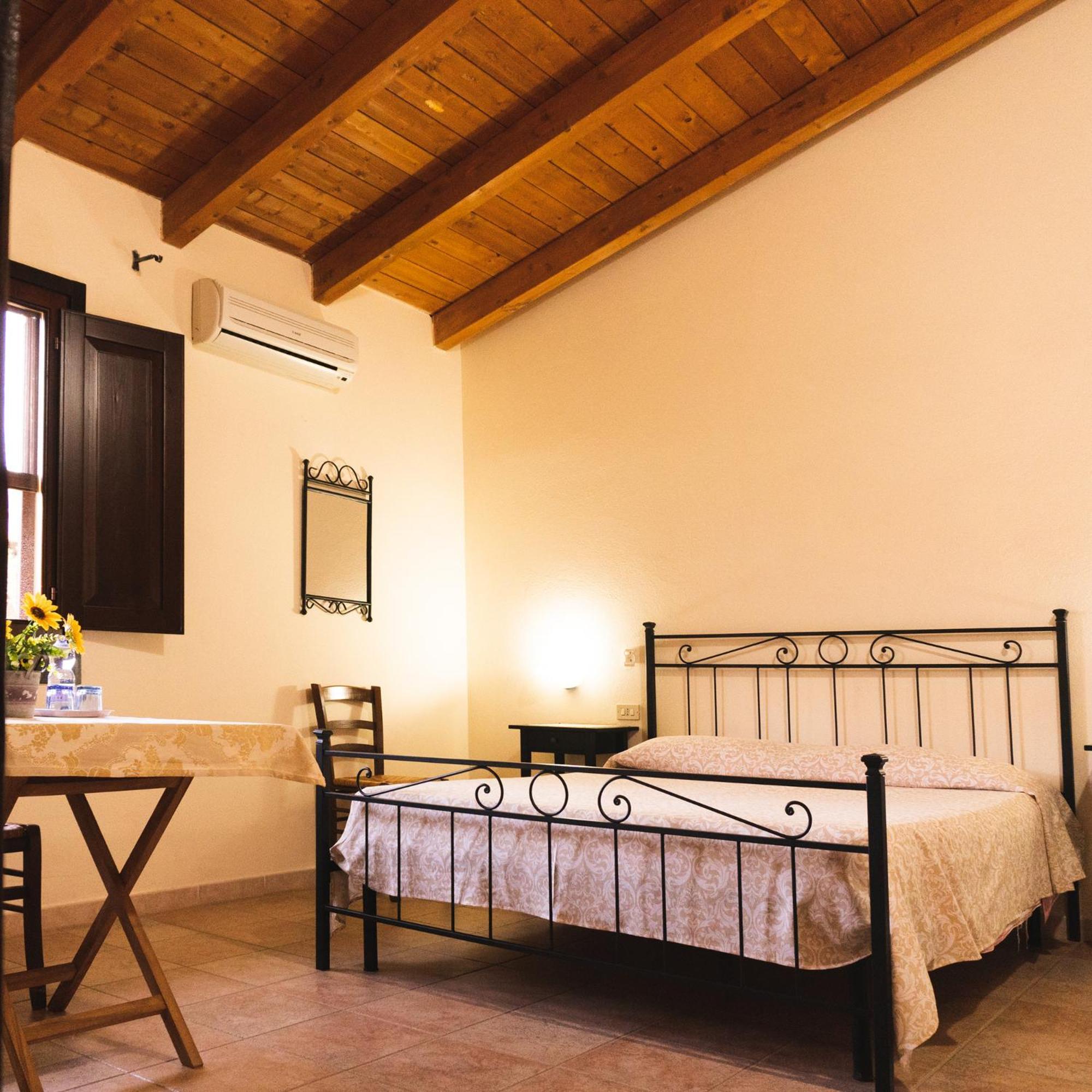 Agriturismo Il Ginepro Fluminimaggiore Exterior foto